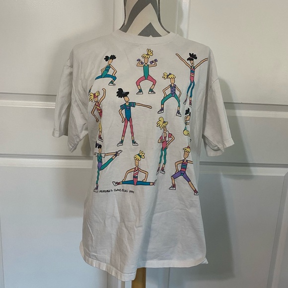 juli Tops - Vintage Juli Large Workout Tee